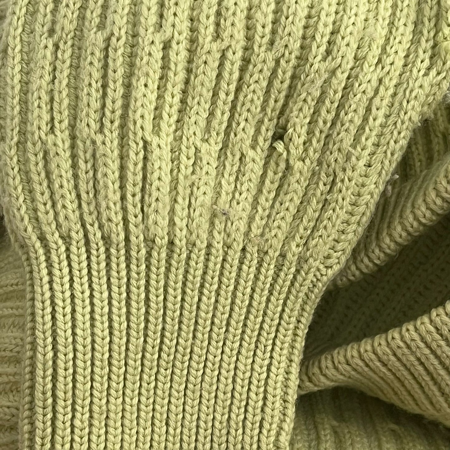 Green jumper M