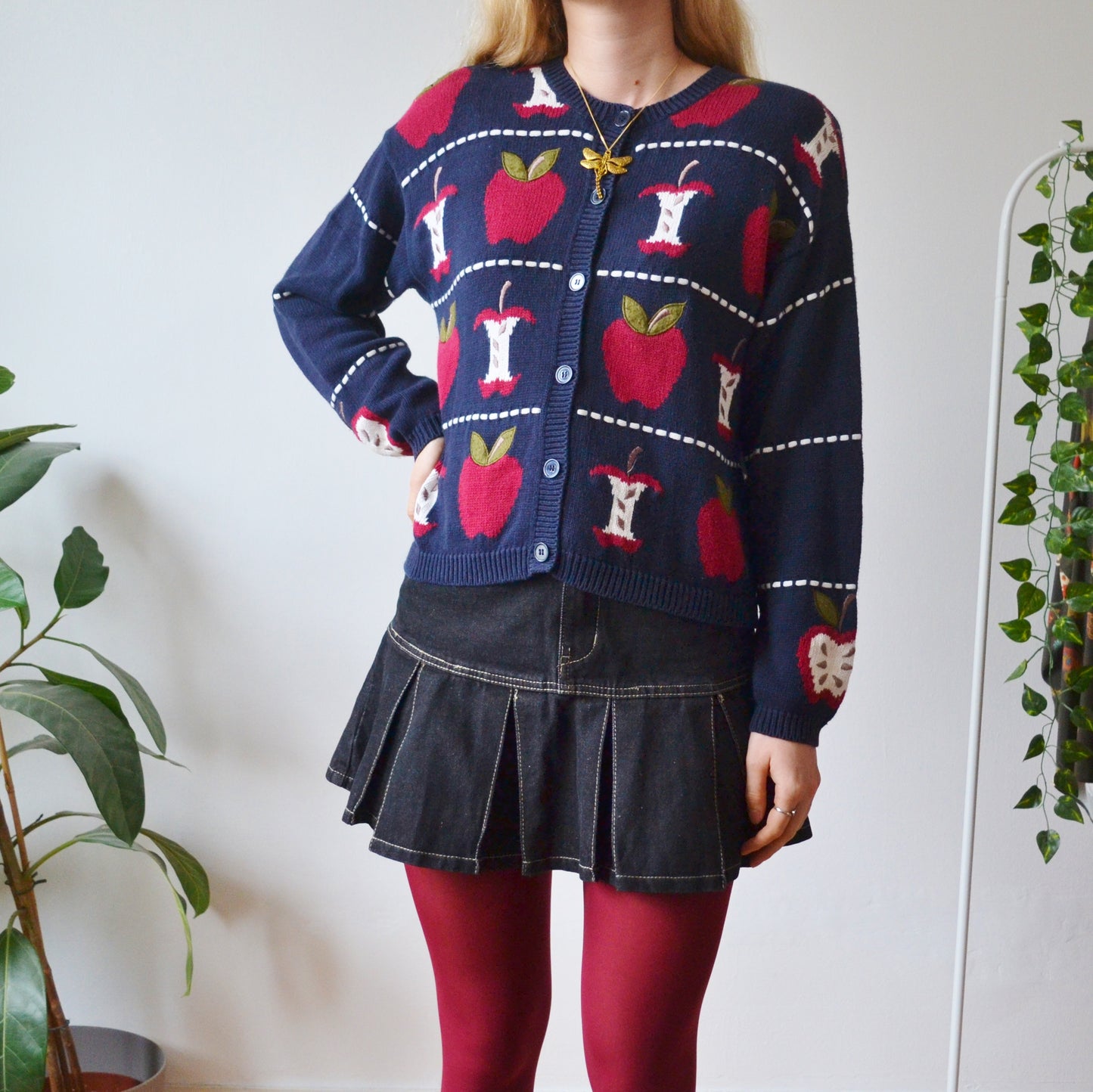 Apple cardigan M