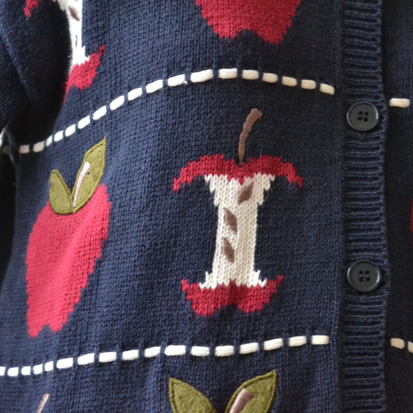 Apple cardigan M