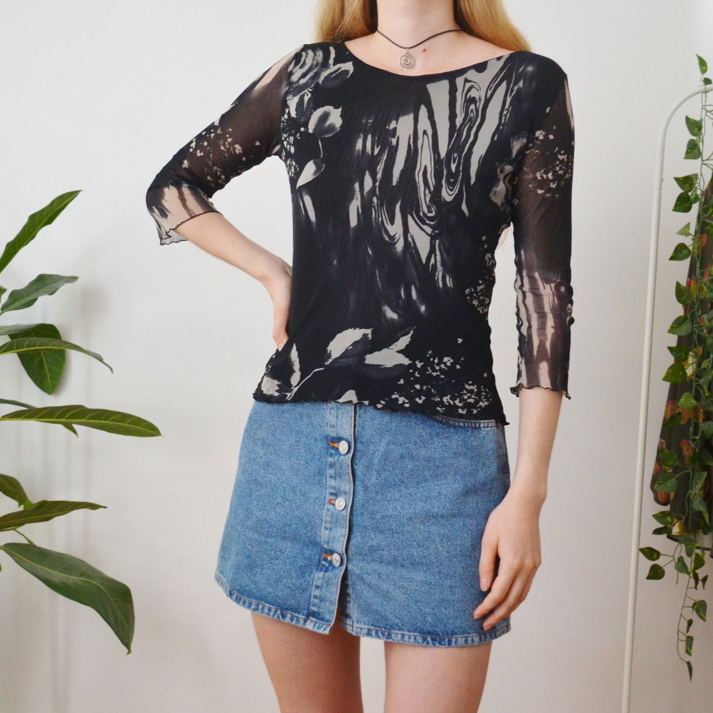 Monochrome mesh top M