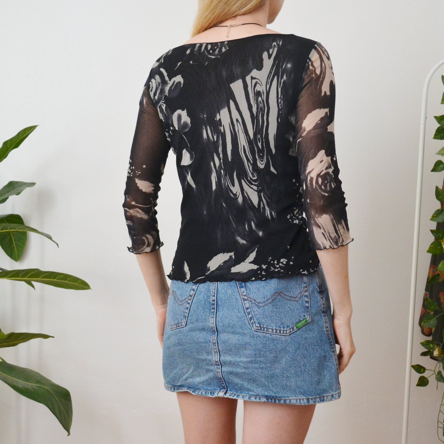 Monochrome mesh top M