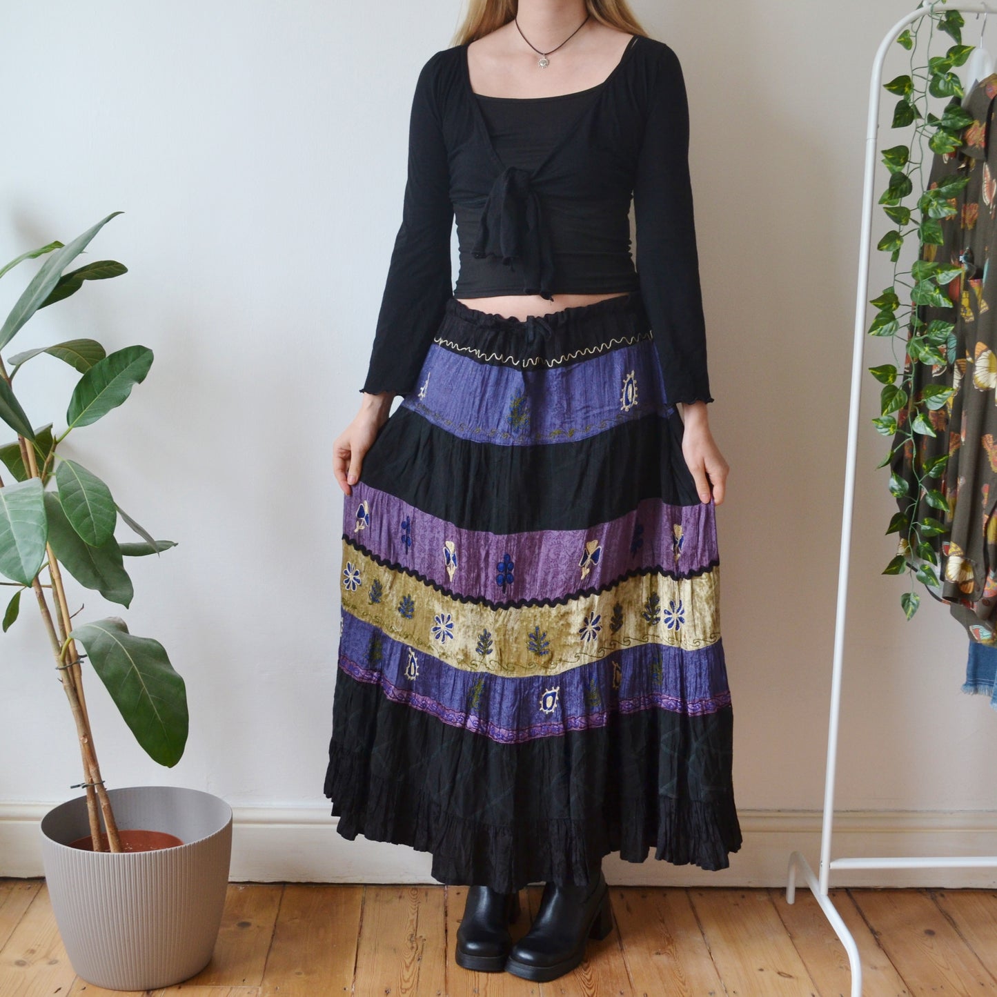 Vintage Embroidered Maxi Skirt XL