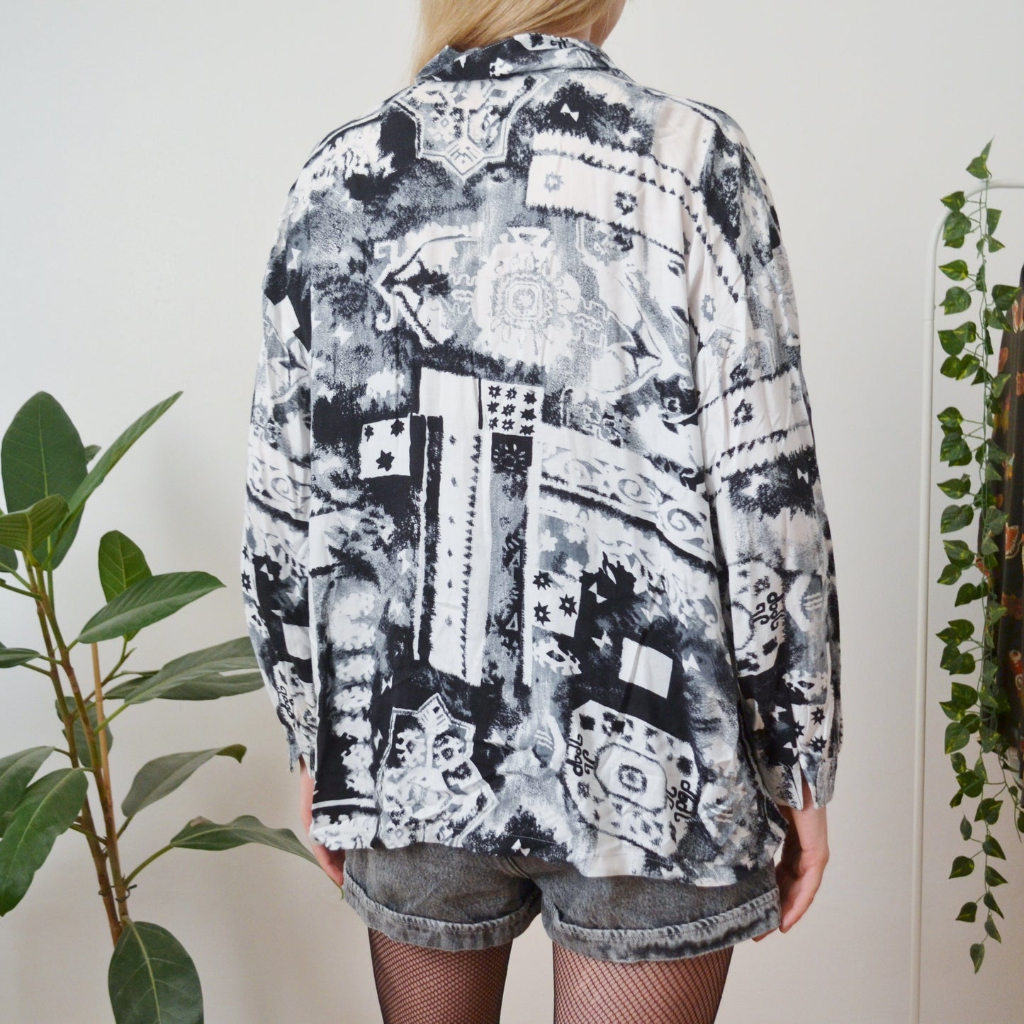 Monochrome shirt M