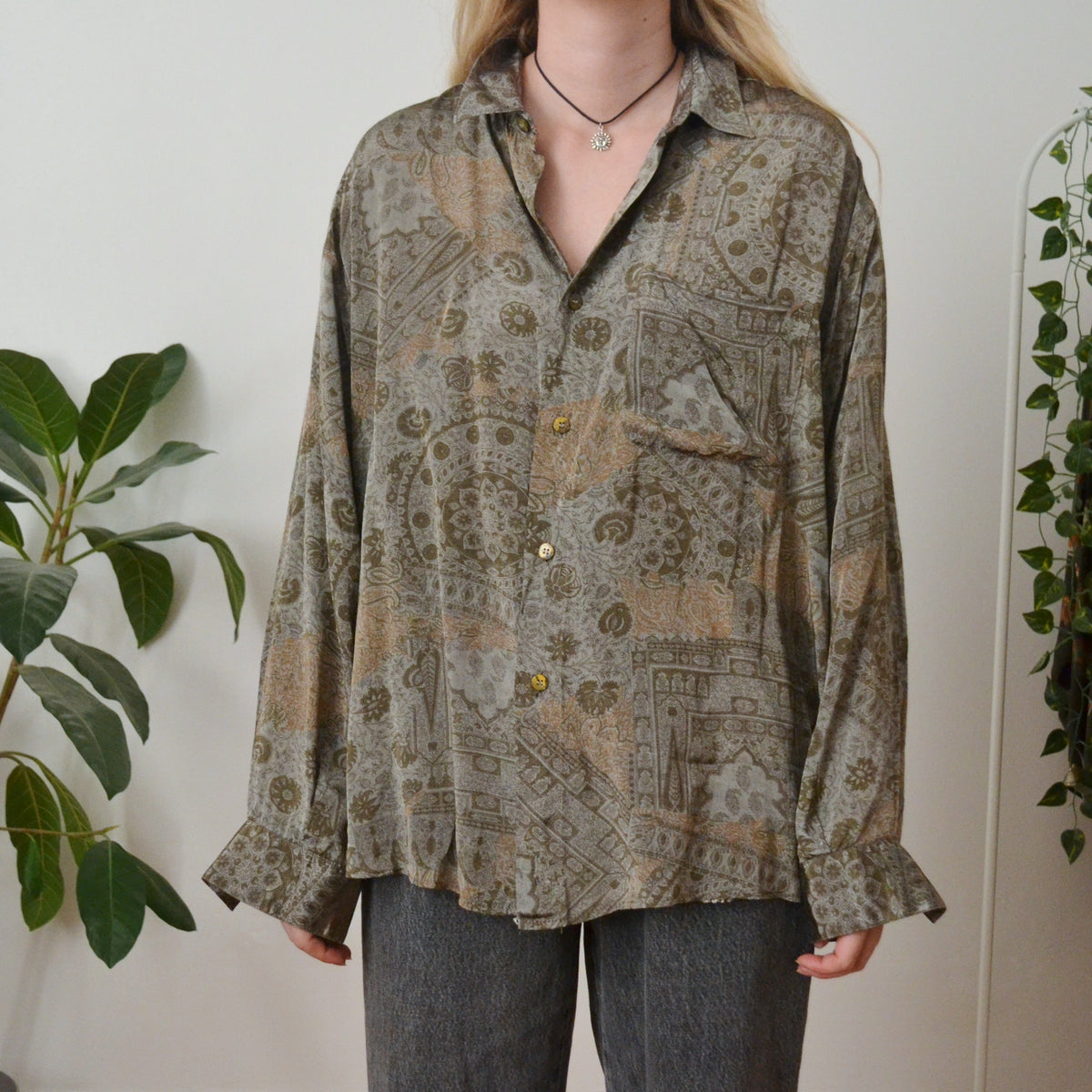 Vintage Ornate Shirt XL