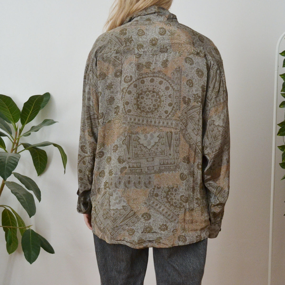 Vintage Ornate Shirt XL