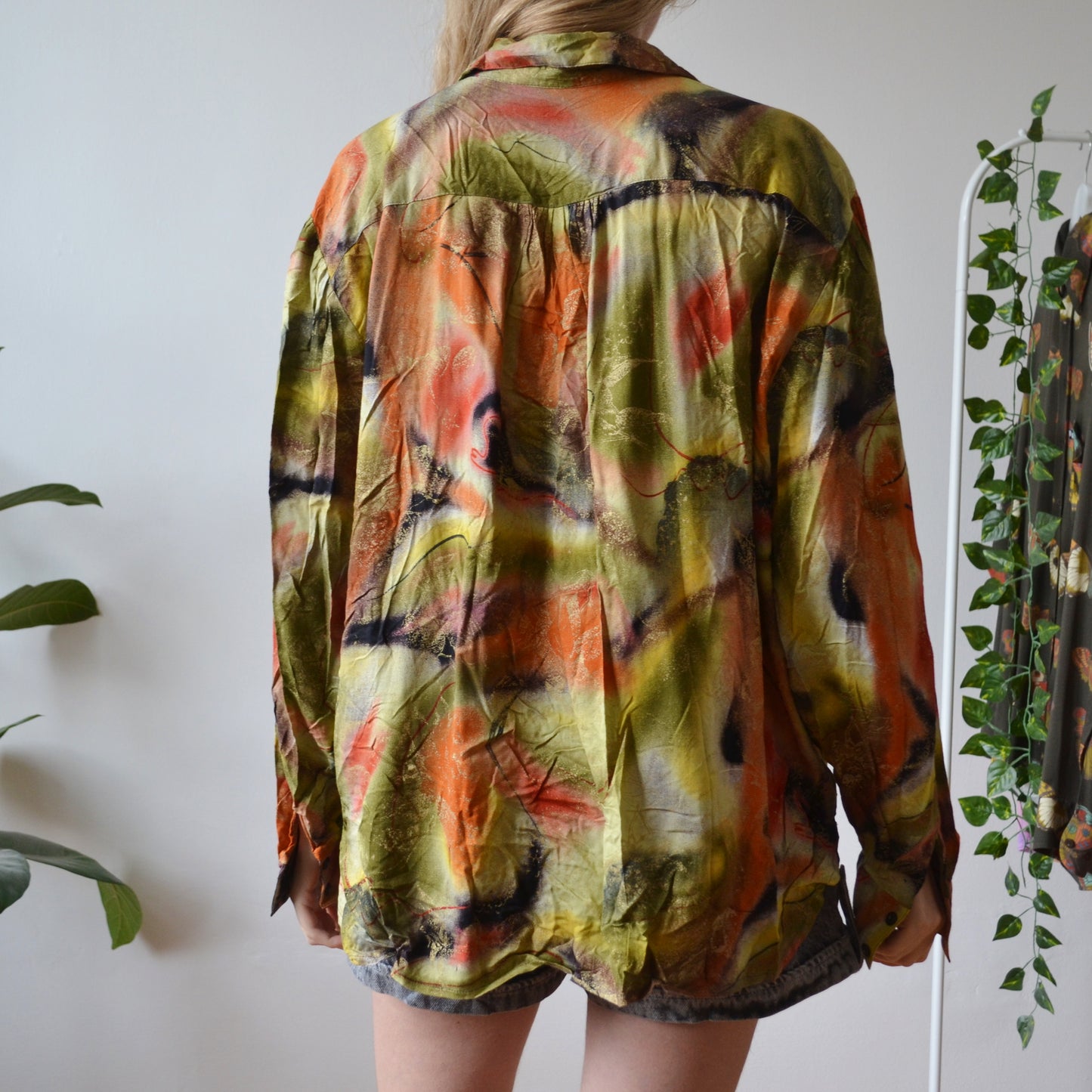 Abstract shirt L