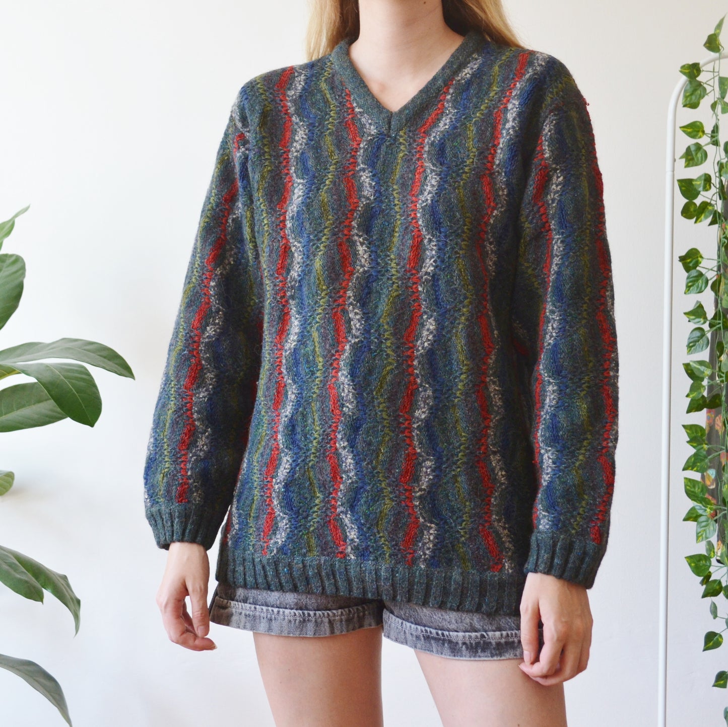 V neck jumper M