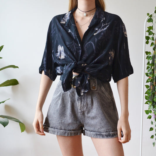 Black floral shirt L