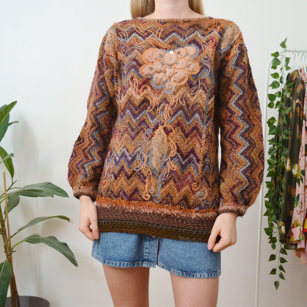 Embroidered jumper L