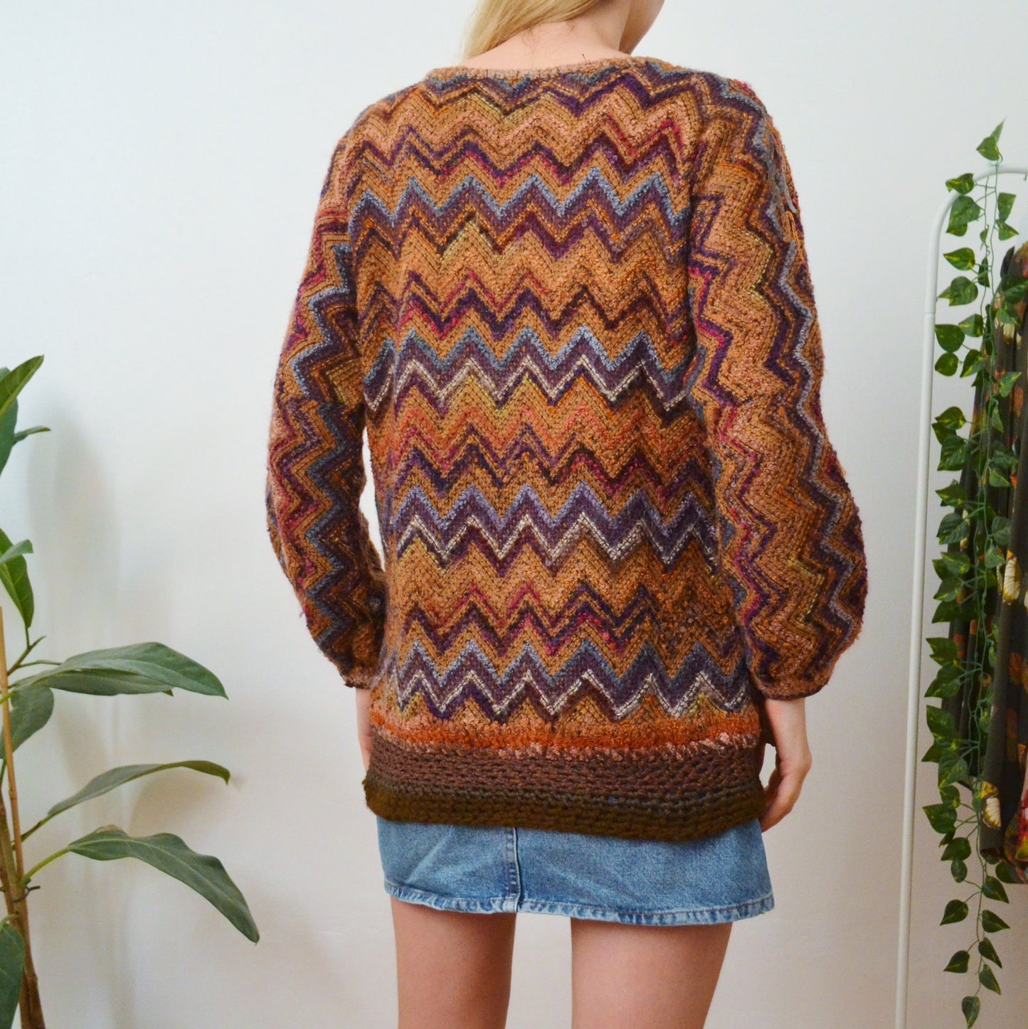 Embroidered jumper L