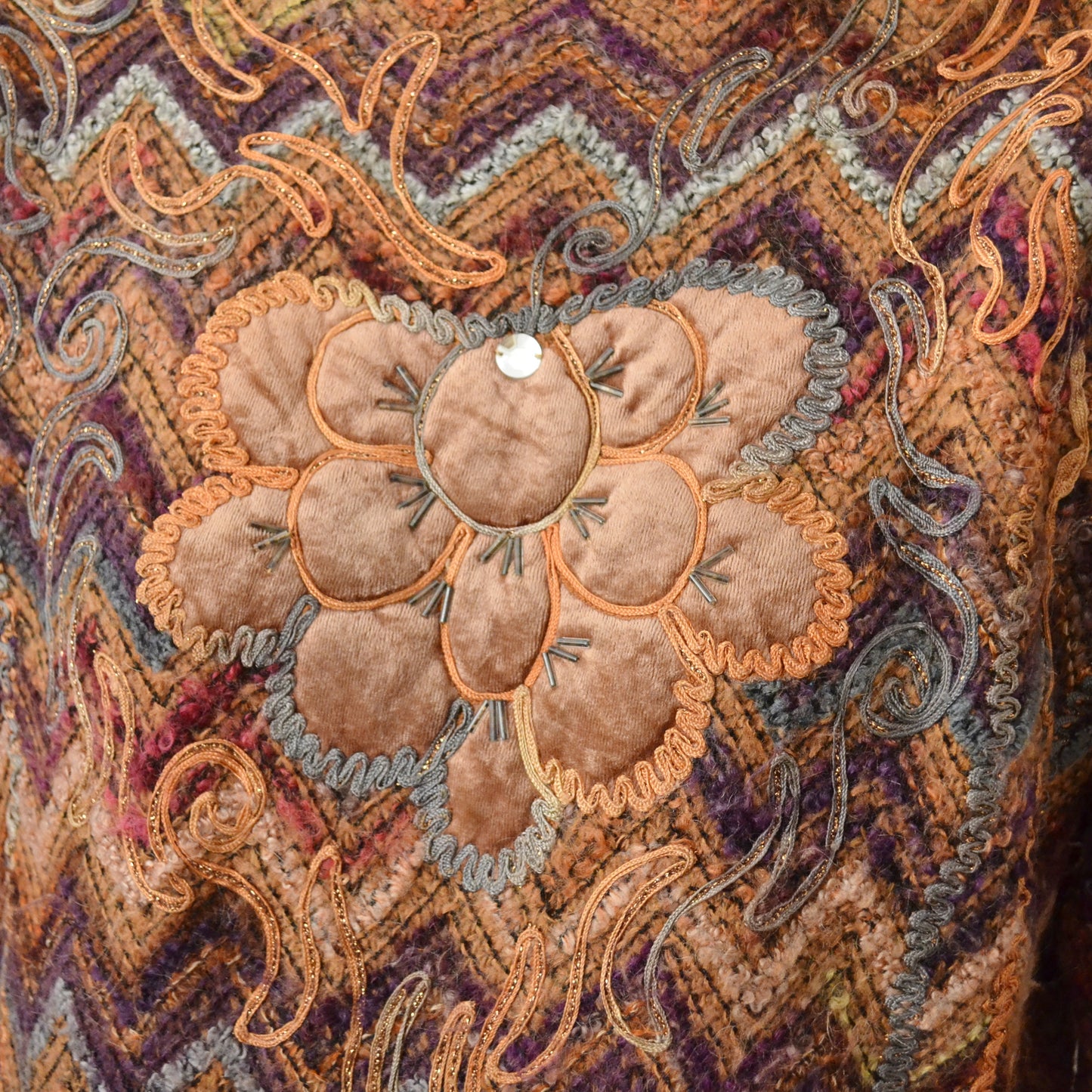 Embroidered jumper L