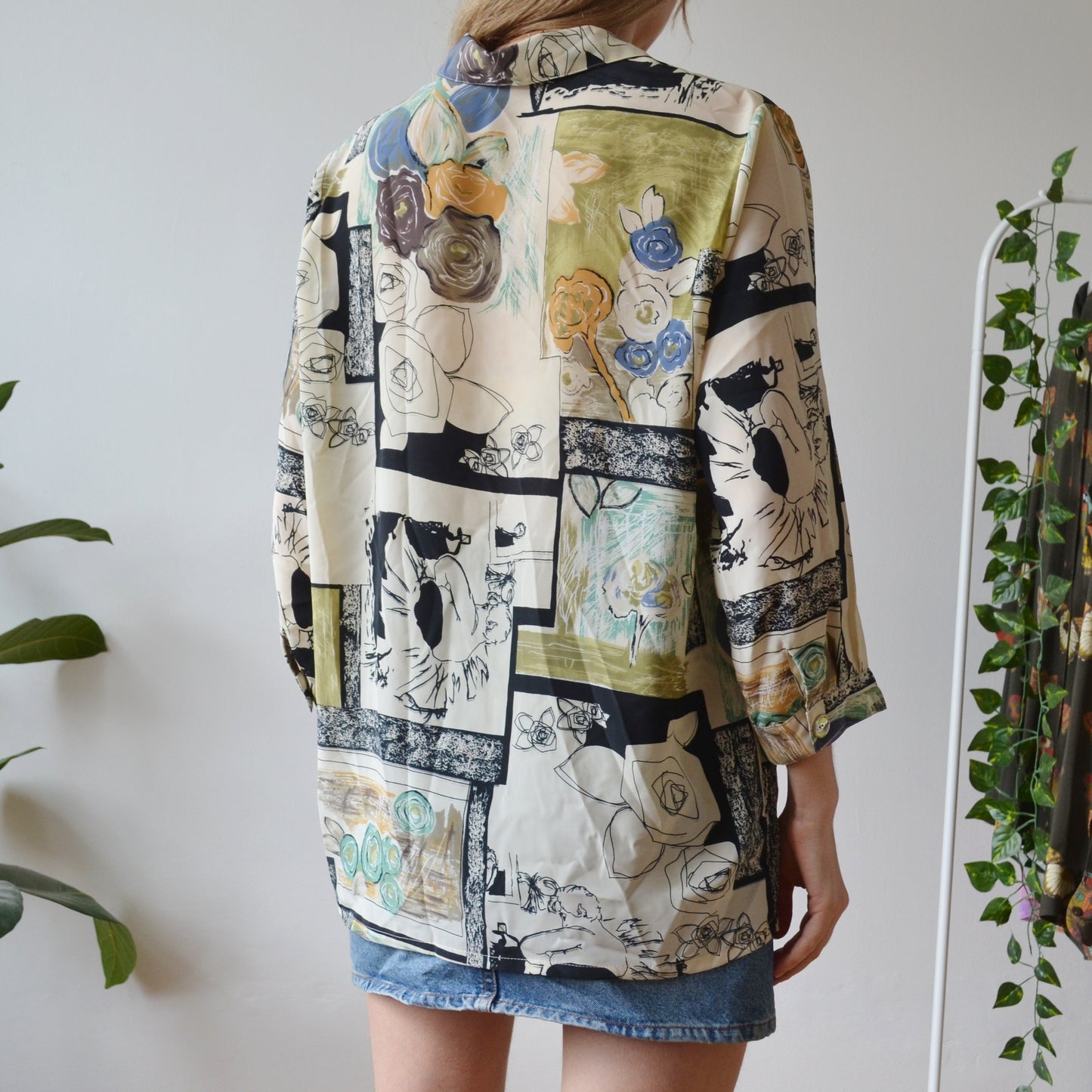 Abstract shirt L