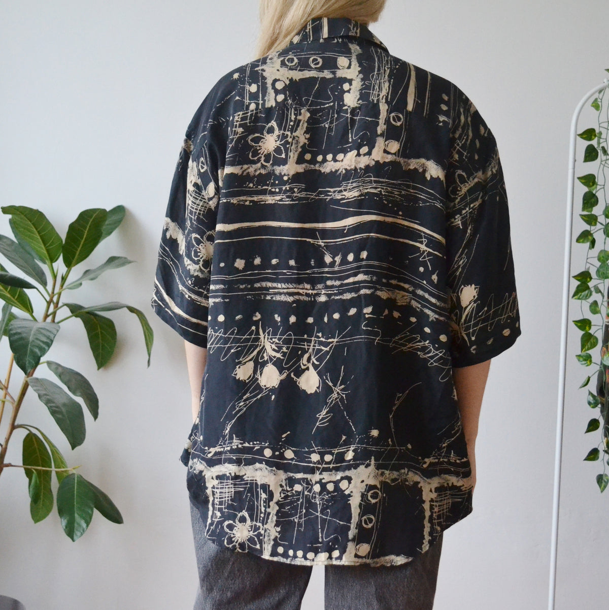 Vintage Abstract Shirt L
