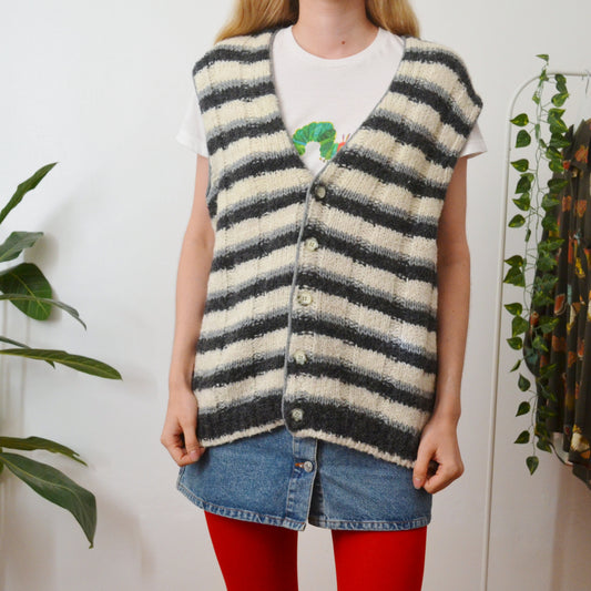 Stripe sweater vest L