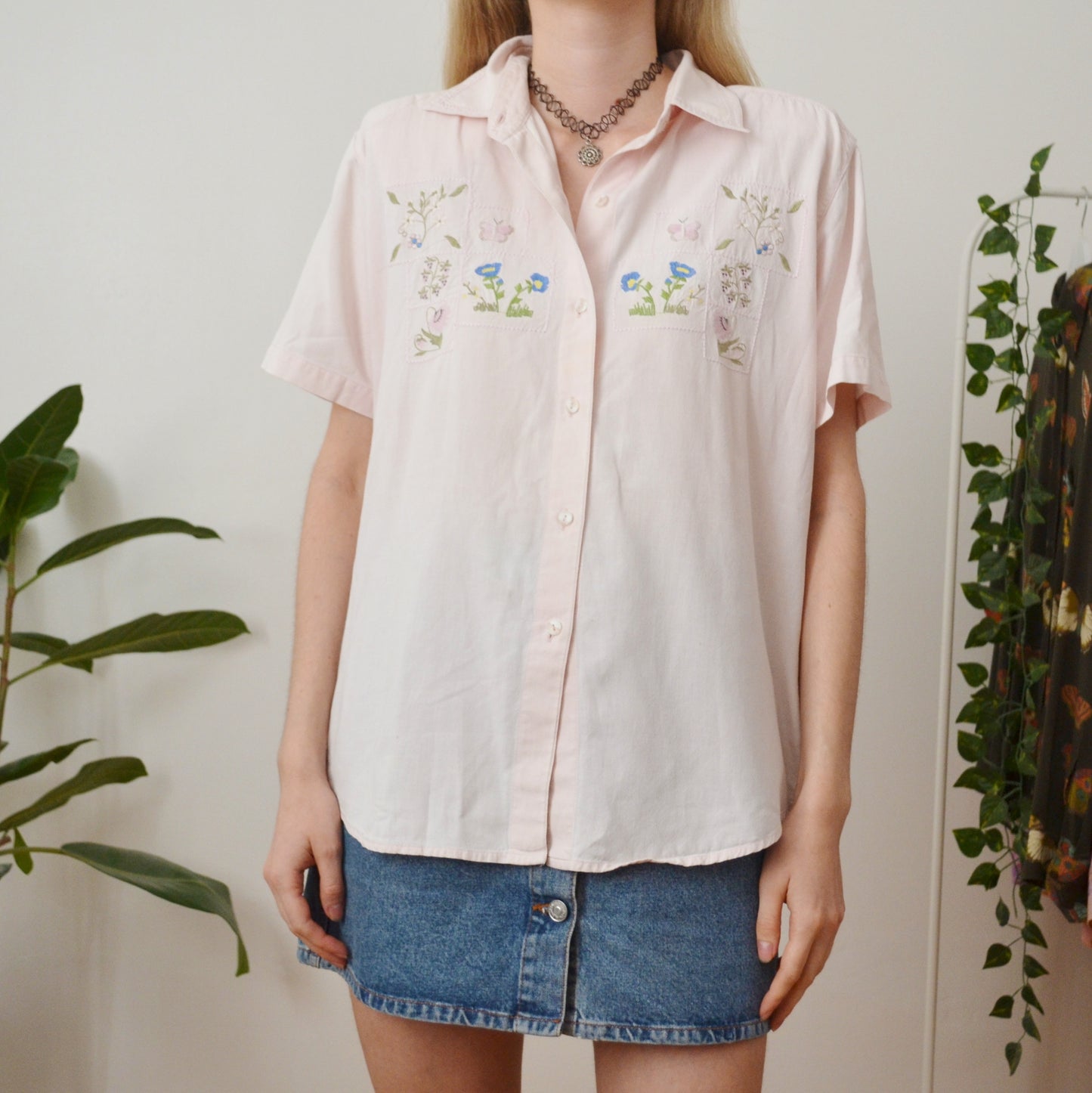 Embroidered shirt L