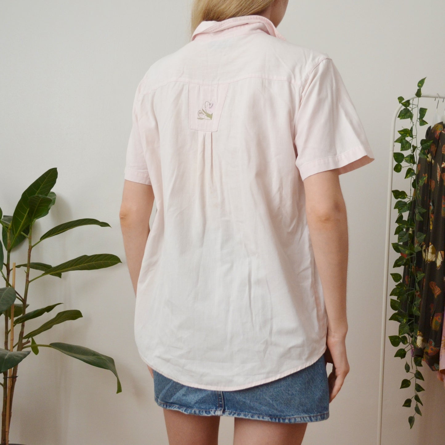 Embroidered shirt L