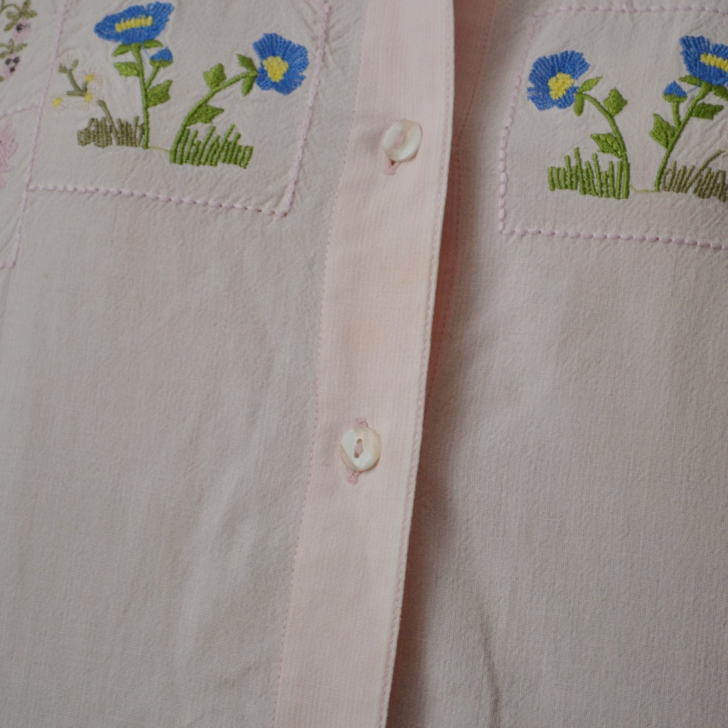 Embroidered shirt L