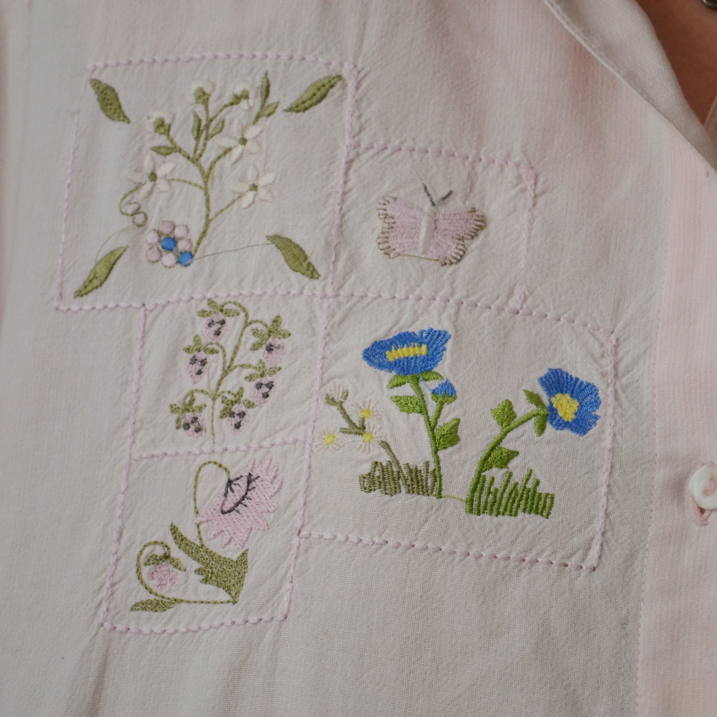 Embroidered shirt L