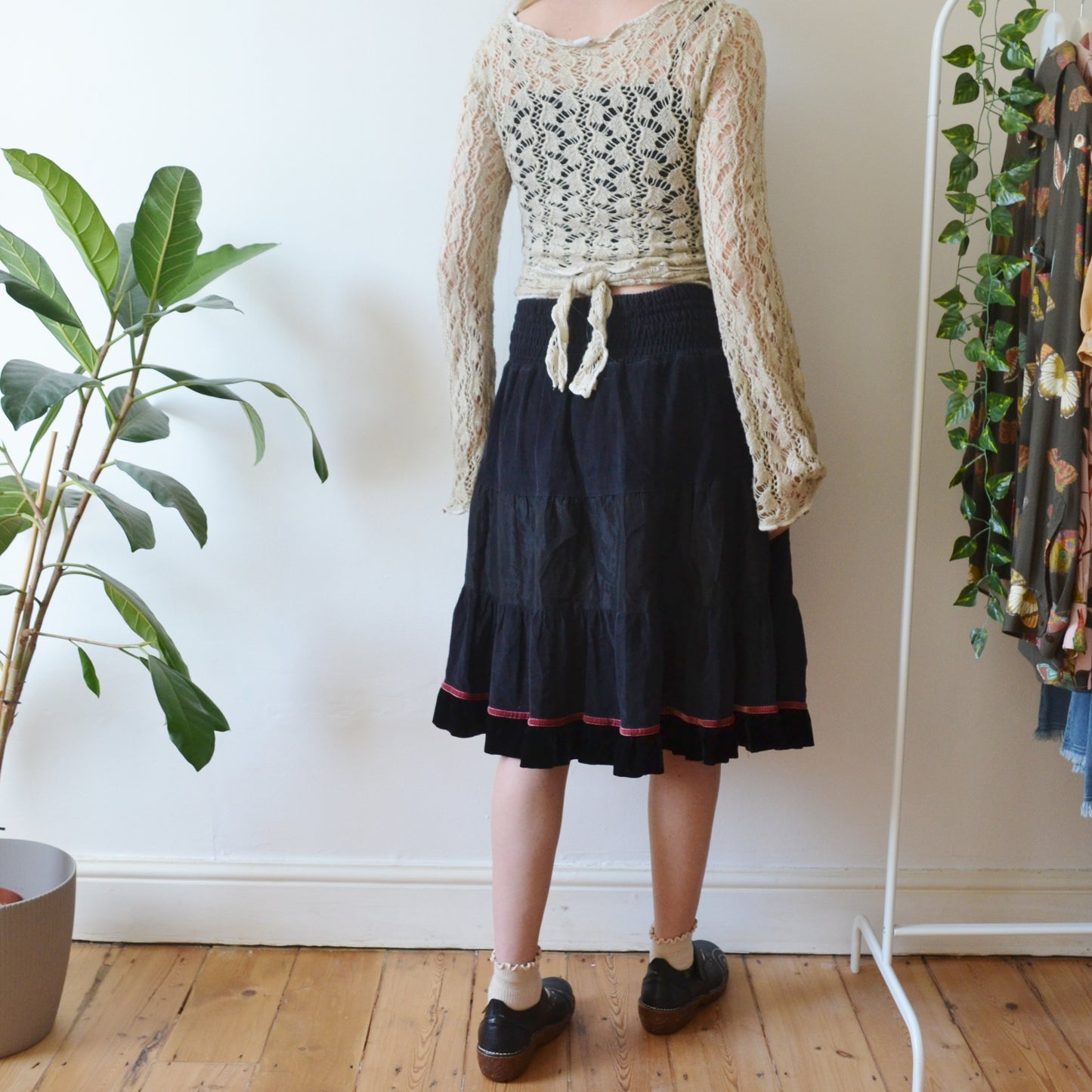 Vintage Embroidered Midi Skirt S