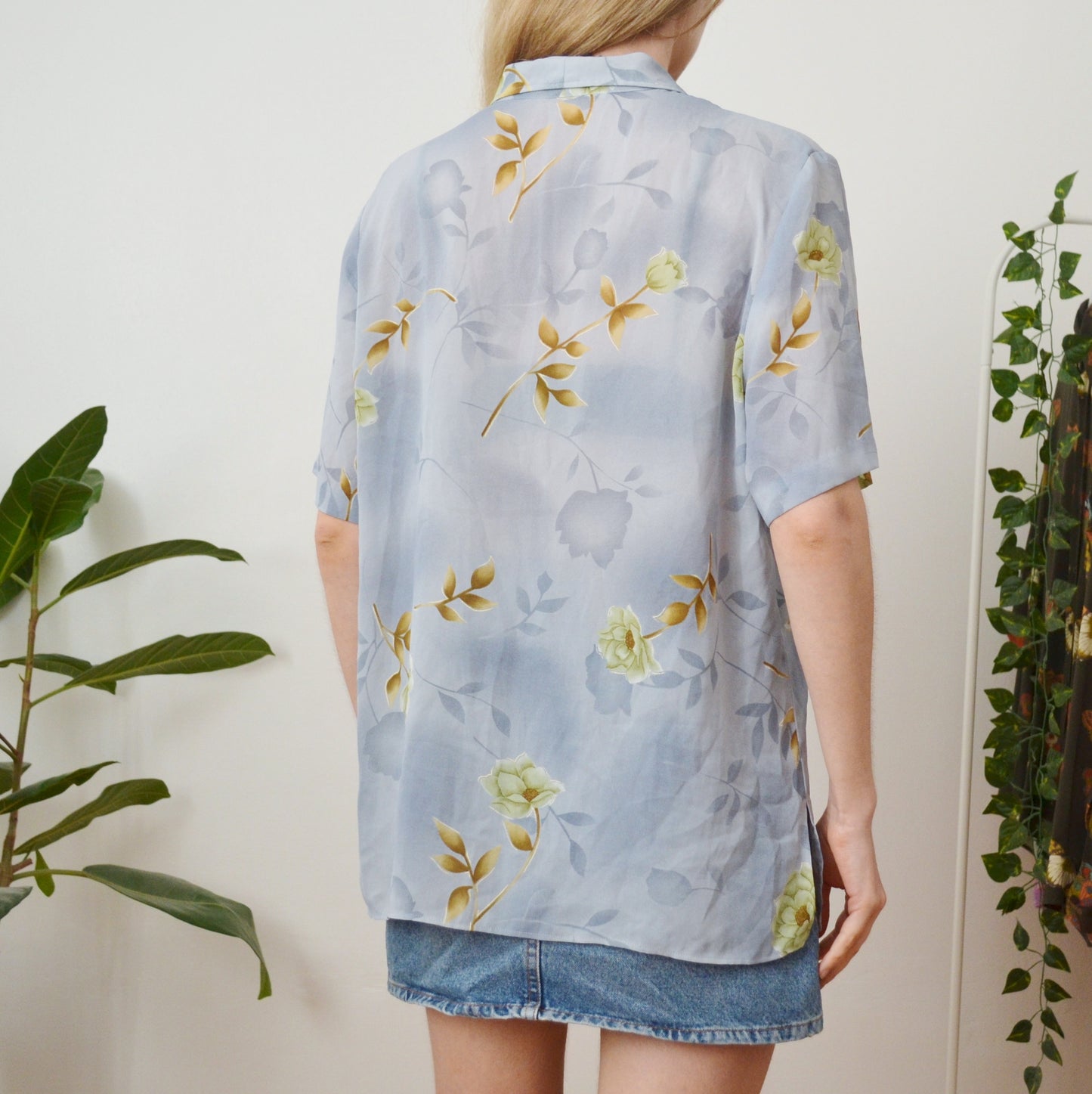 Sheer floral blouse M