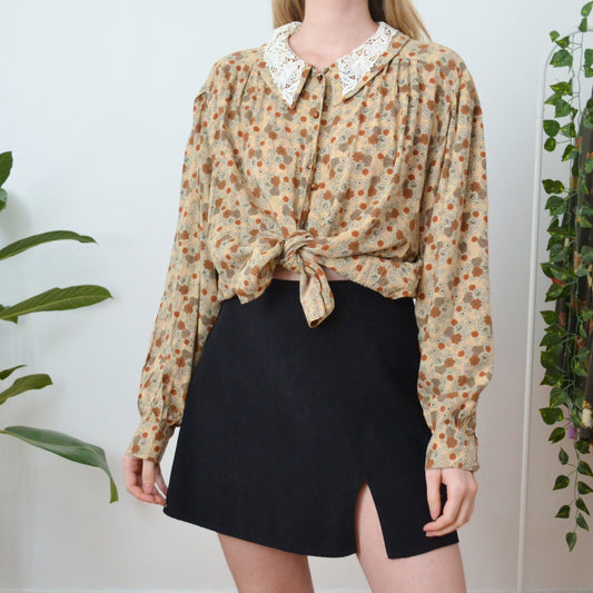 Lace collar blouse L
