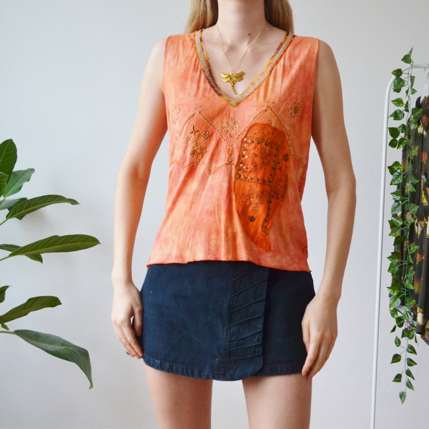 Embroidered vest L
