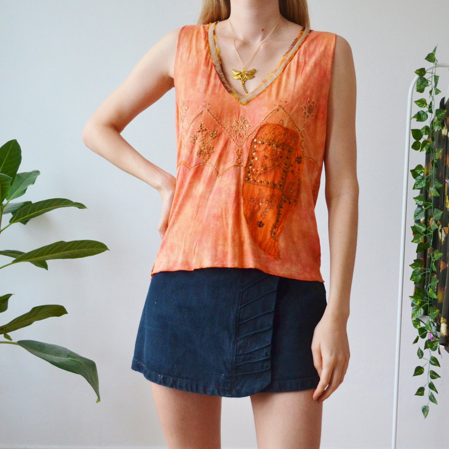 Embroidered vest L