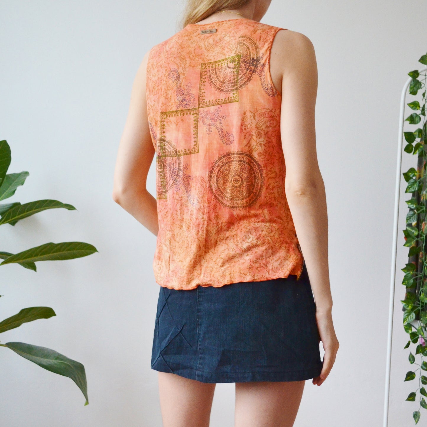 Embroidered vest L