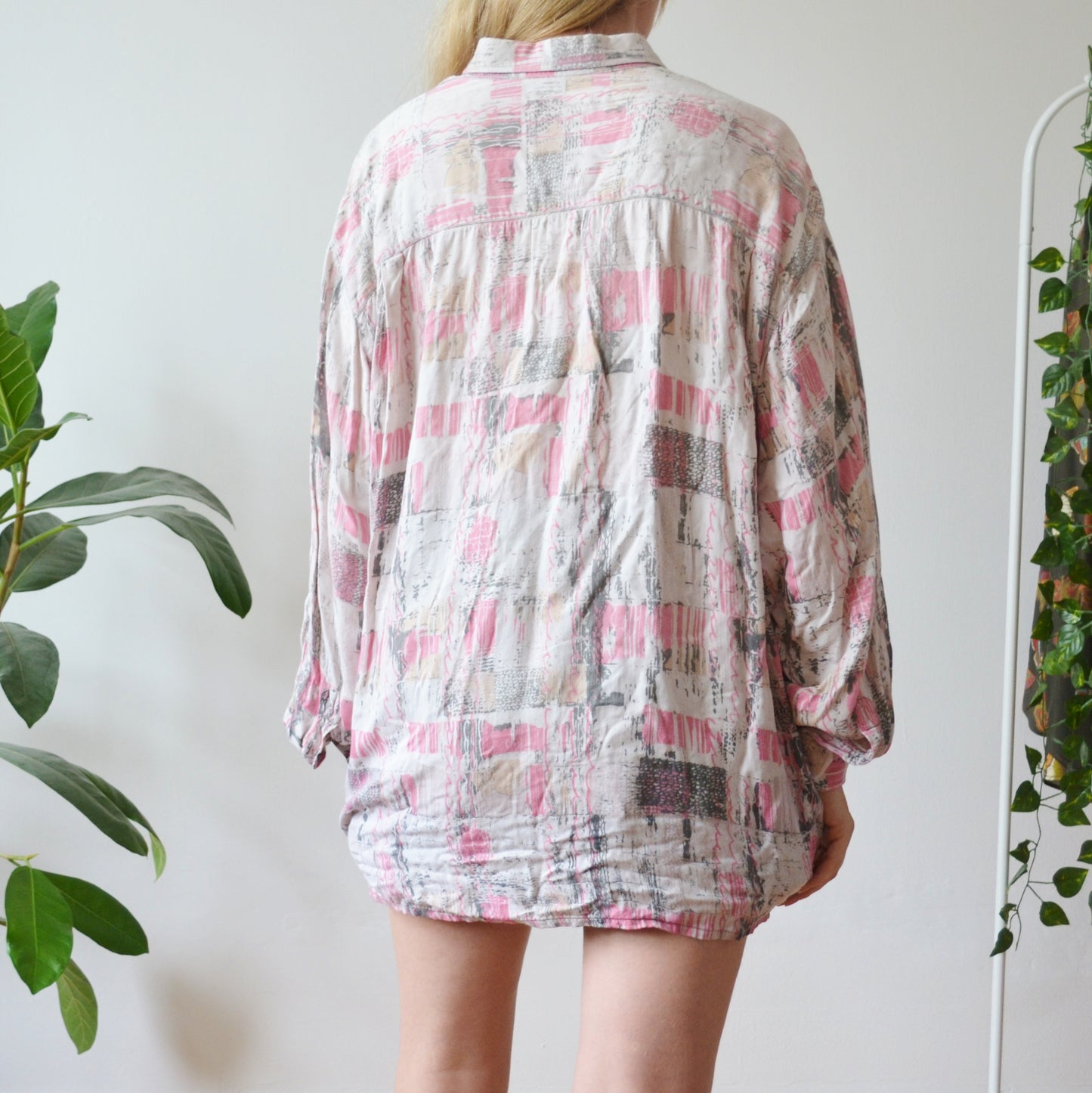 Abstract shirt XL