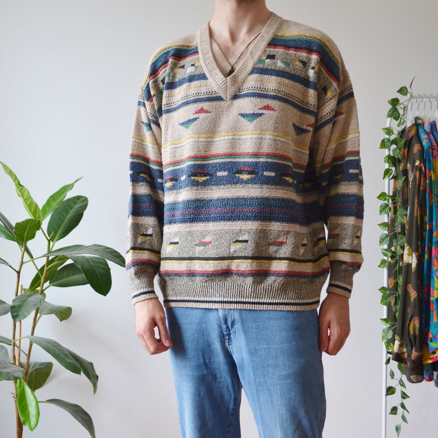 V neck jumper M