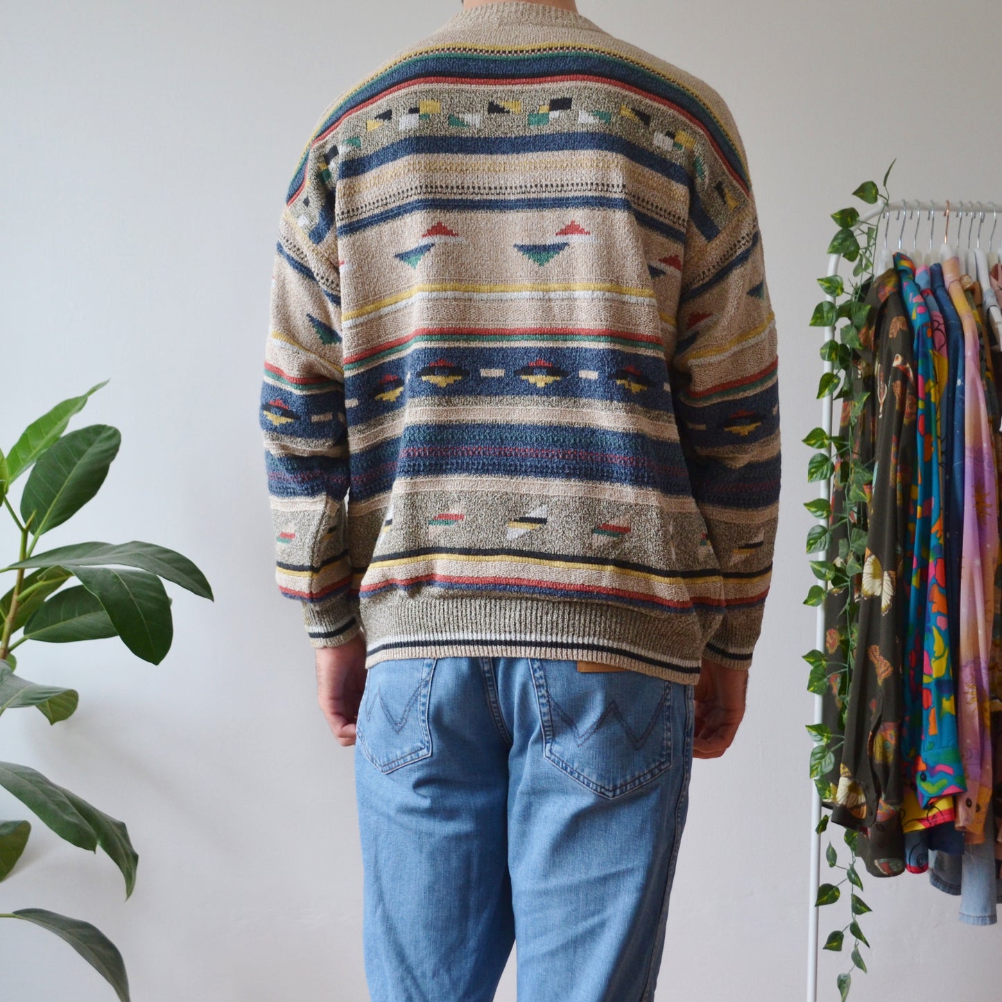 V neck jumper M