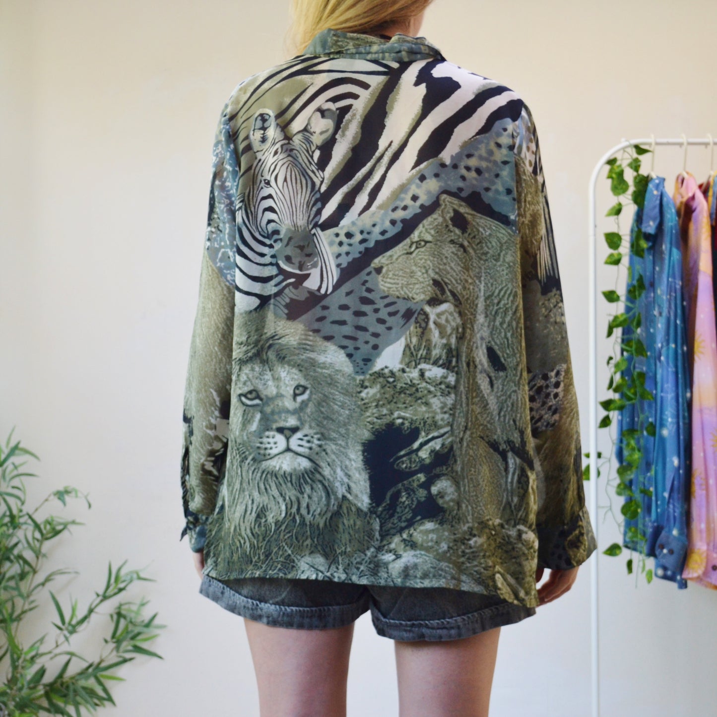 Animal shirt M