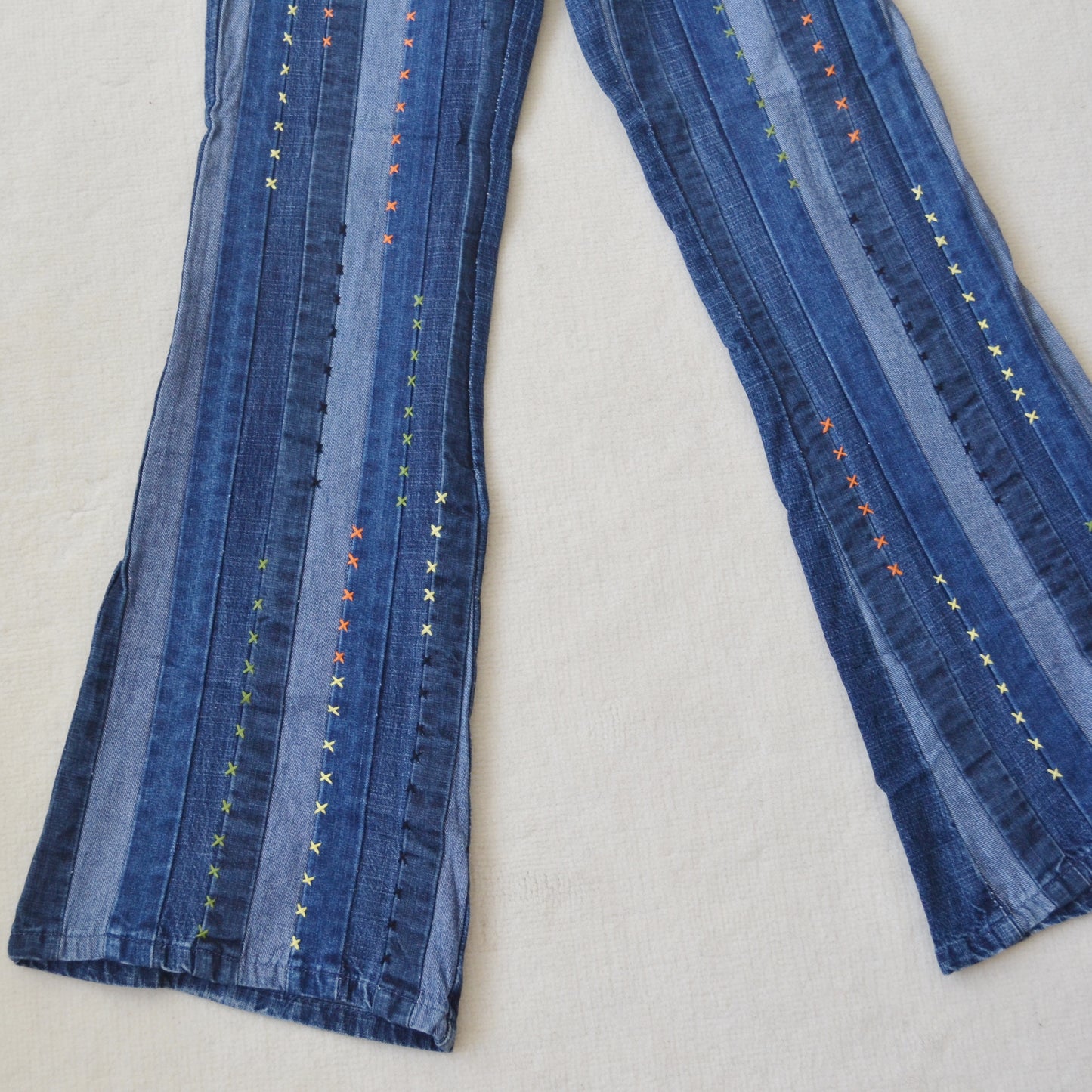 Vintage Embroidered Jeans S