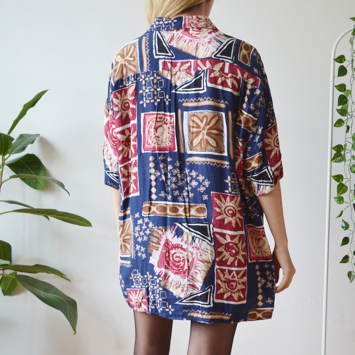 Abstract shirt L