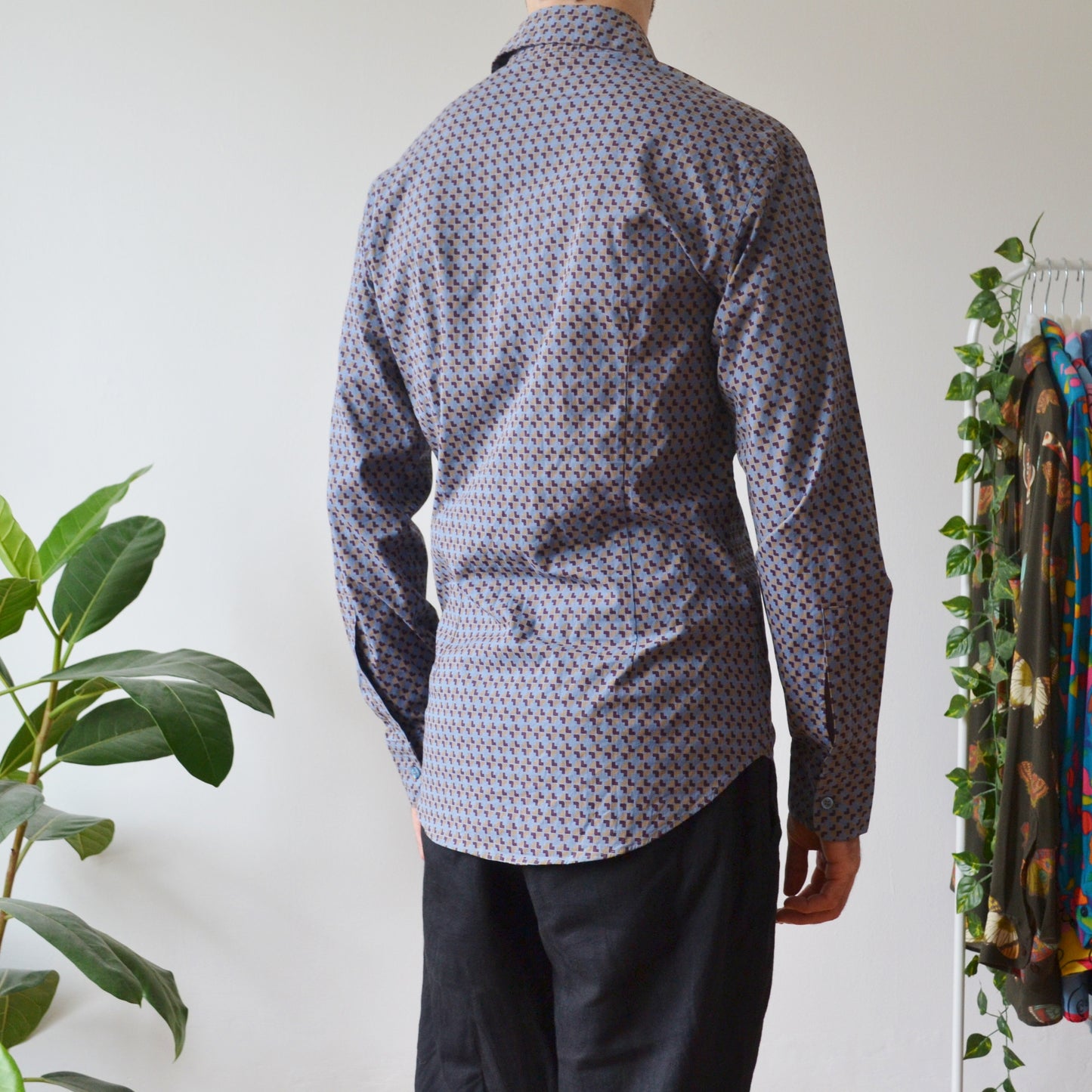 Dagger collar shirt M