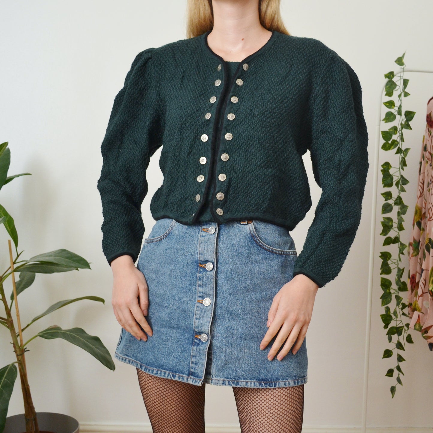 Green cardigan M