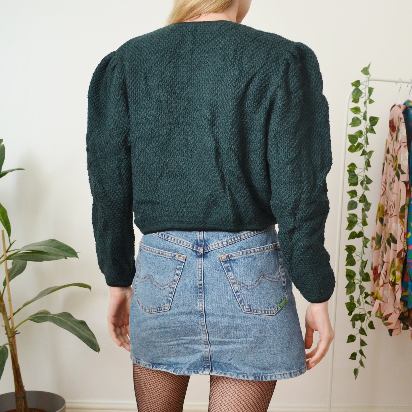 Green cardigan M