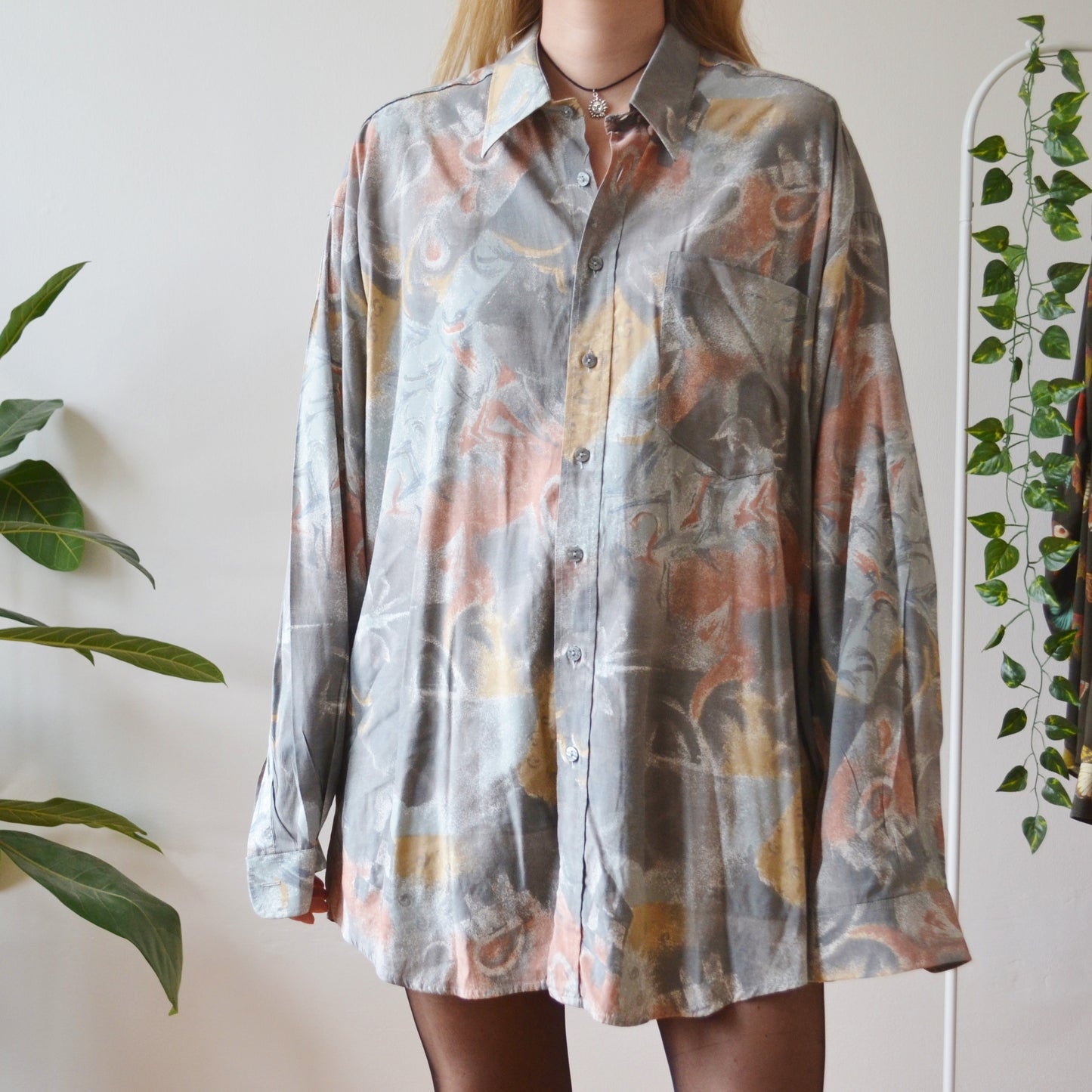 Abstract shirt XL