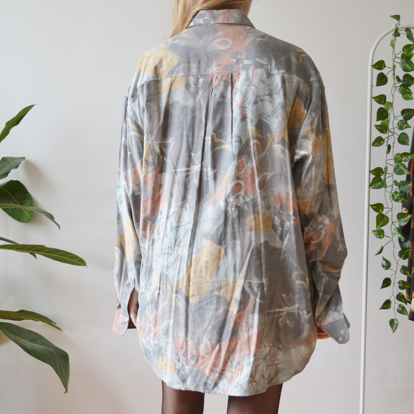 Abstract shirt XL