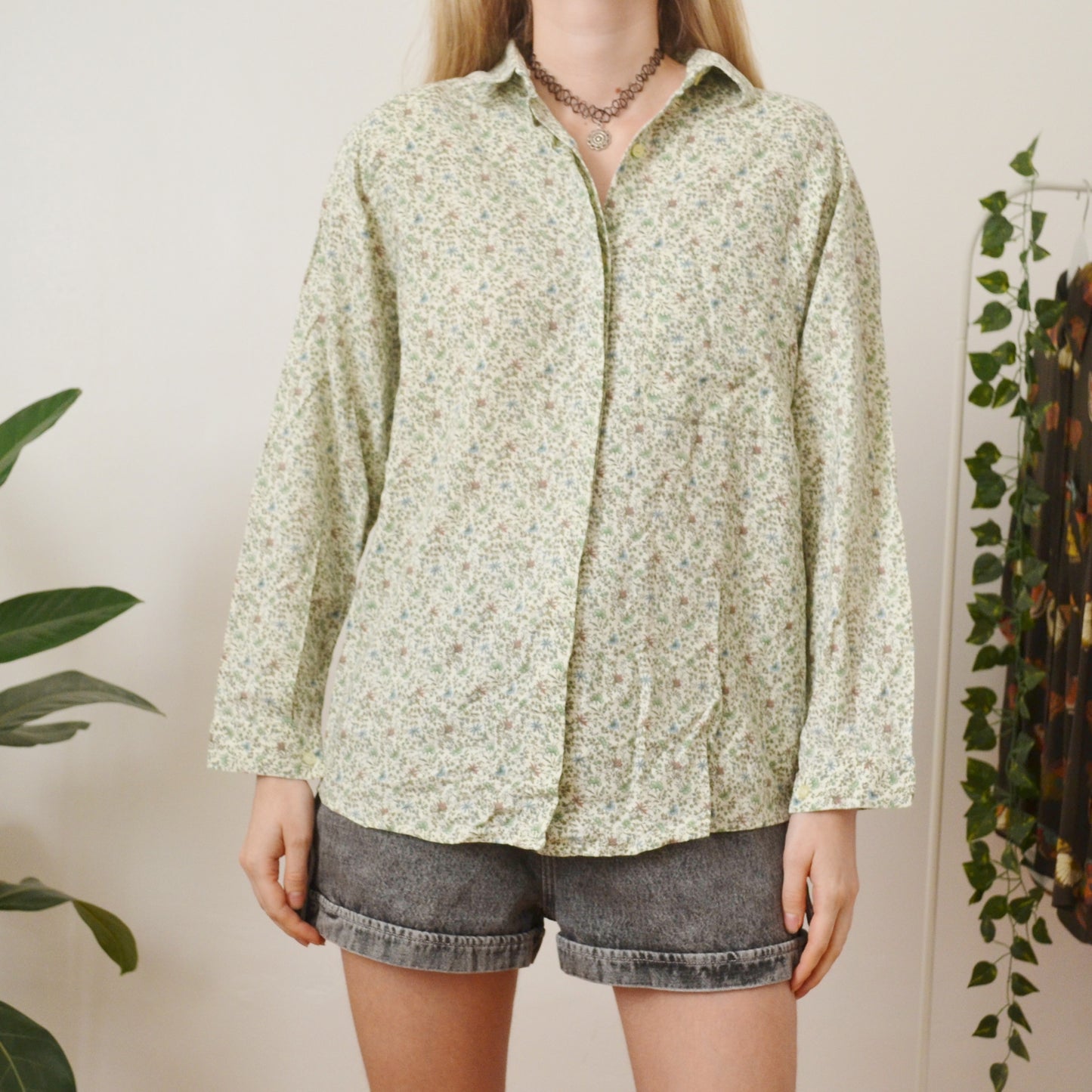 Floral shirt M-L