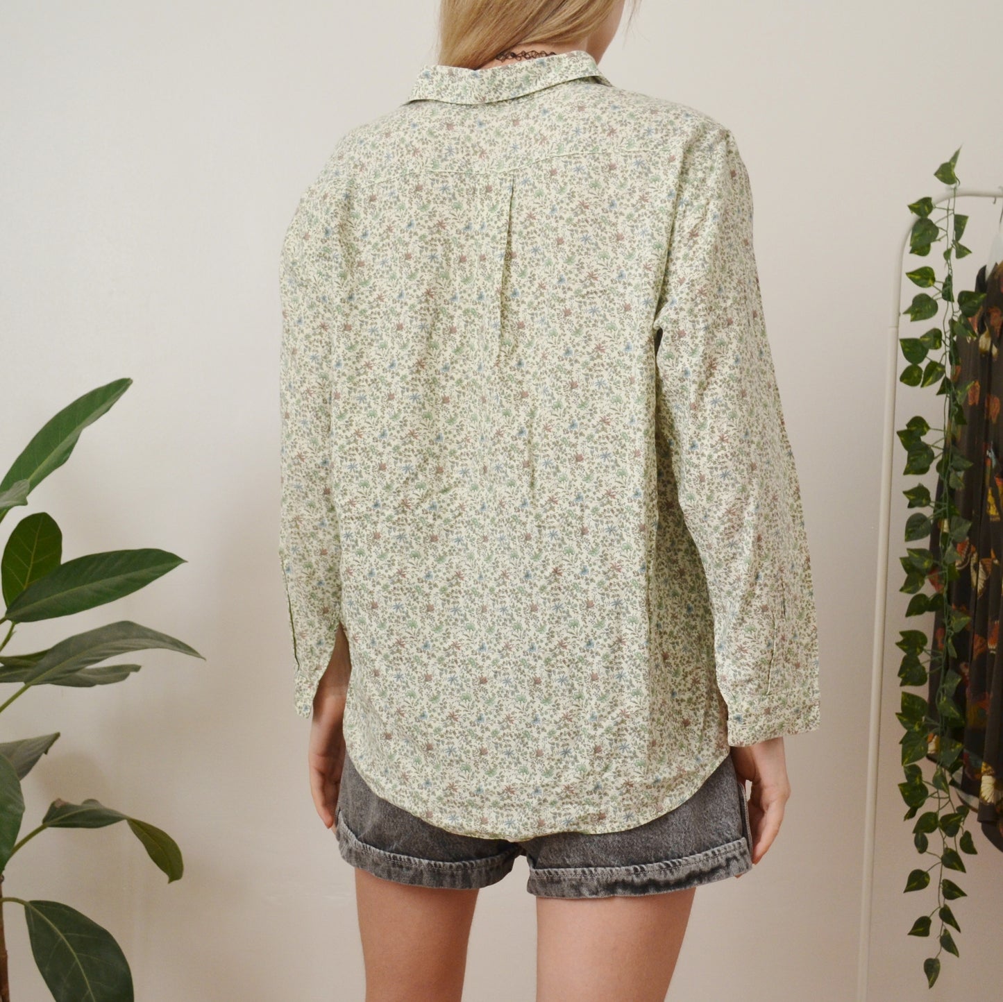 Floral shirt M-L