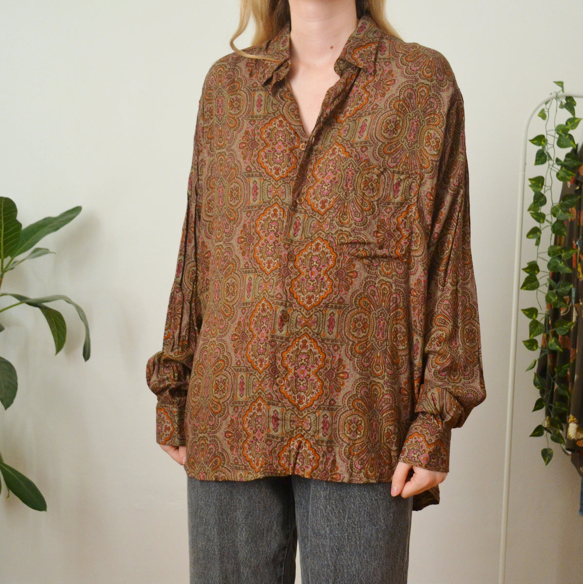Vintage Ornate Shirt XL
