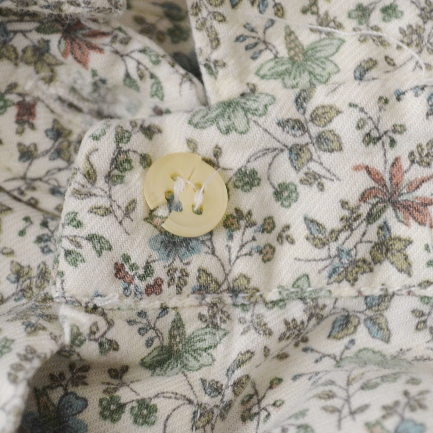 Floral shirt M-L