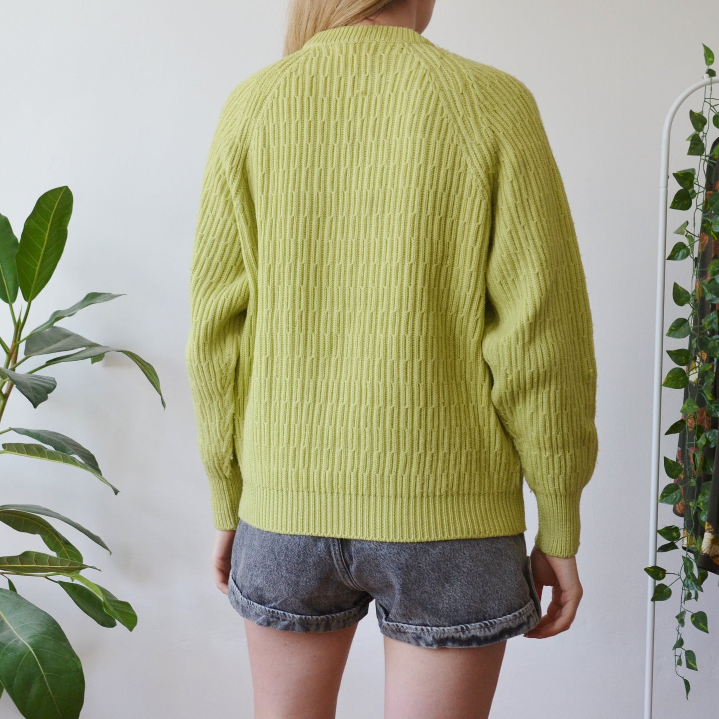 Green jumper M