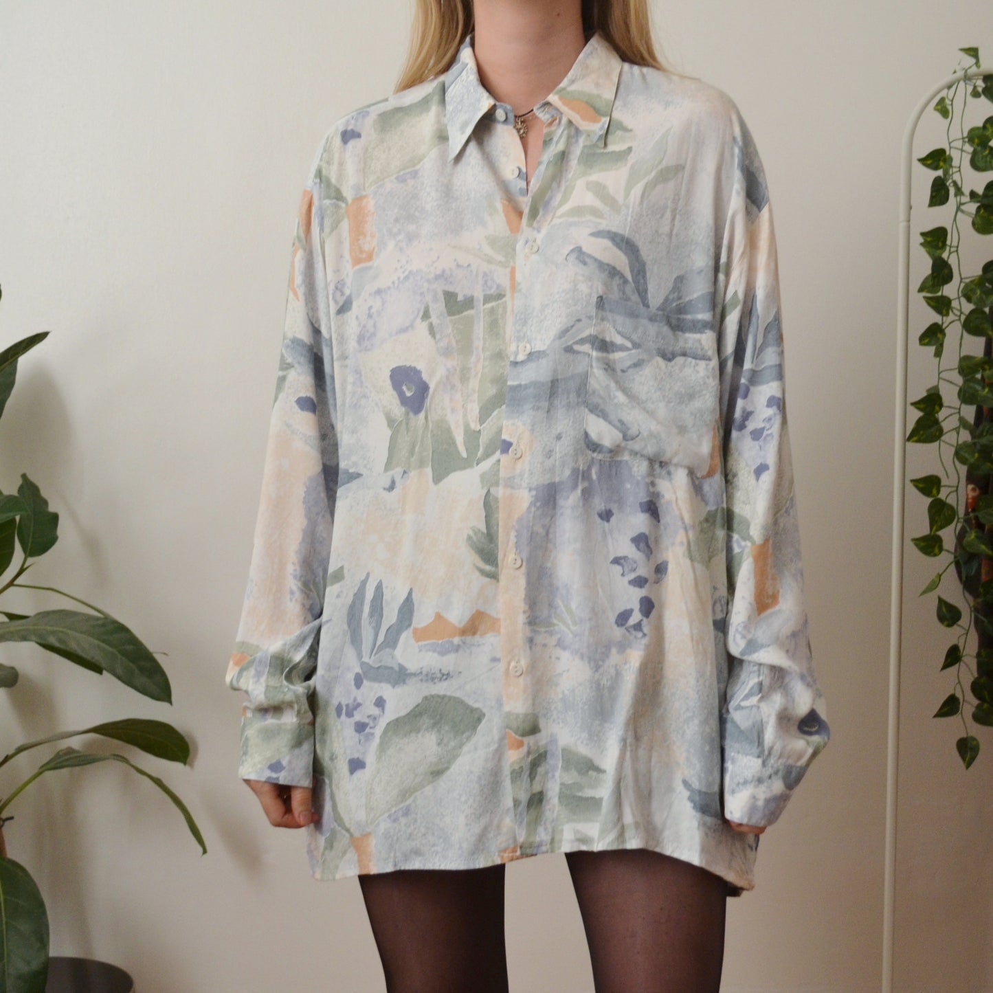 Abstract shirt L