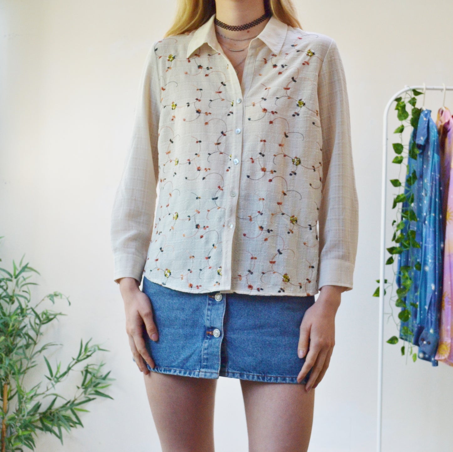 Embroidered blouse M