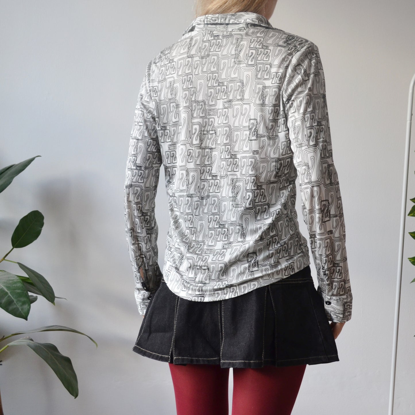 Monochrome blouse M