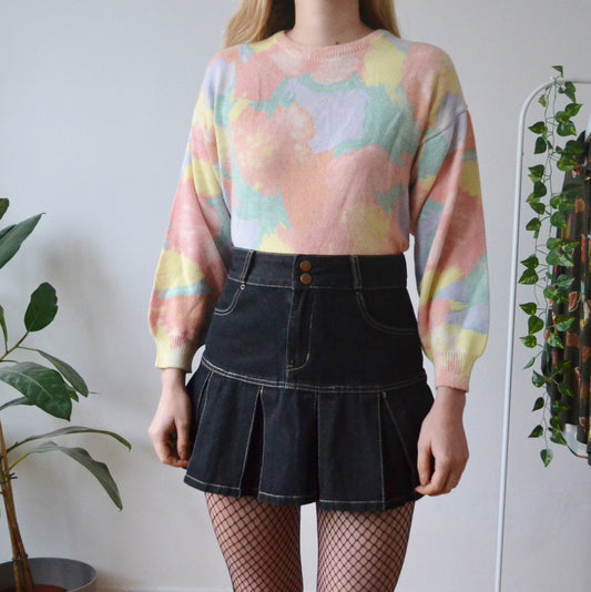 Abstract jumper M