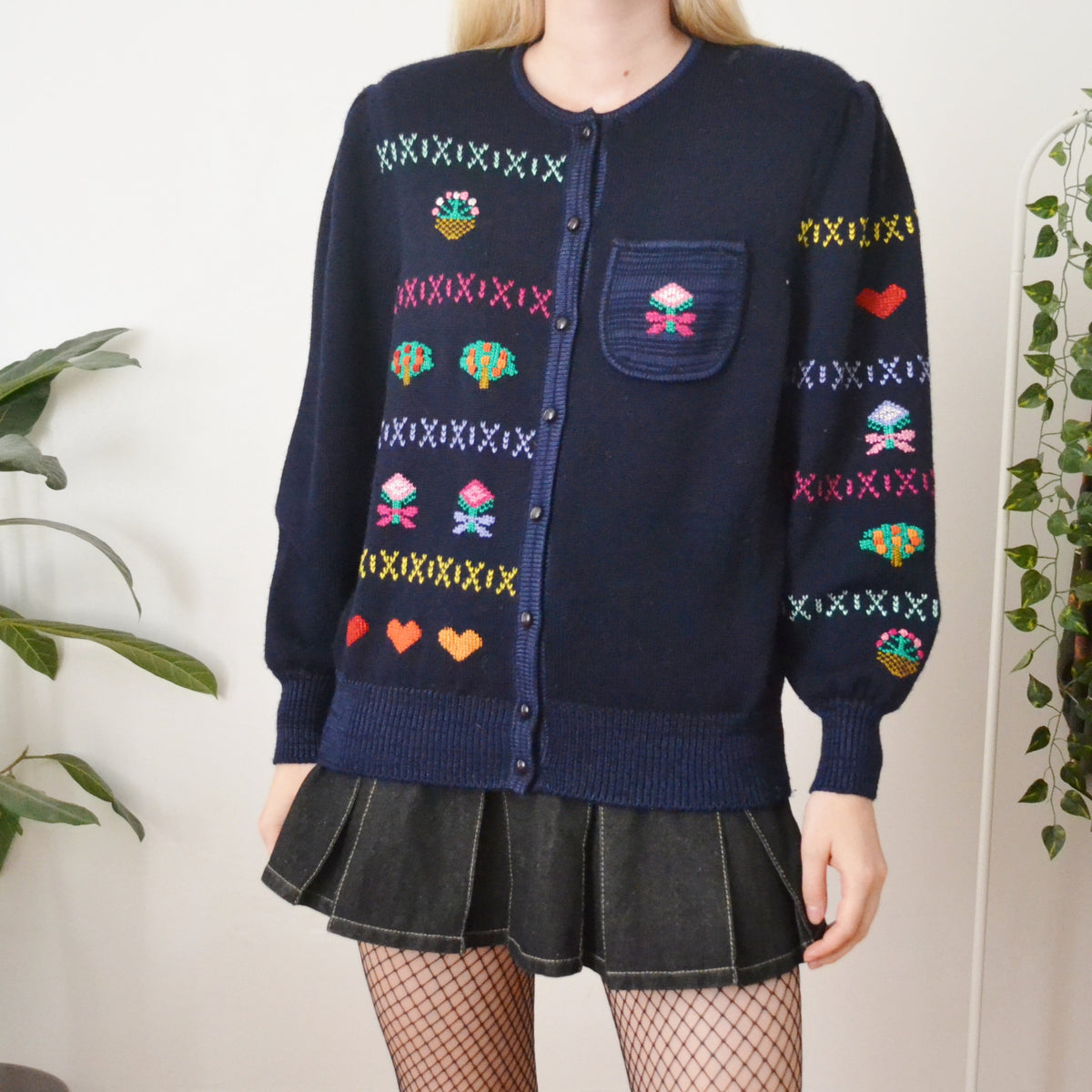 Vintage Embroidered Cardigan M