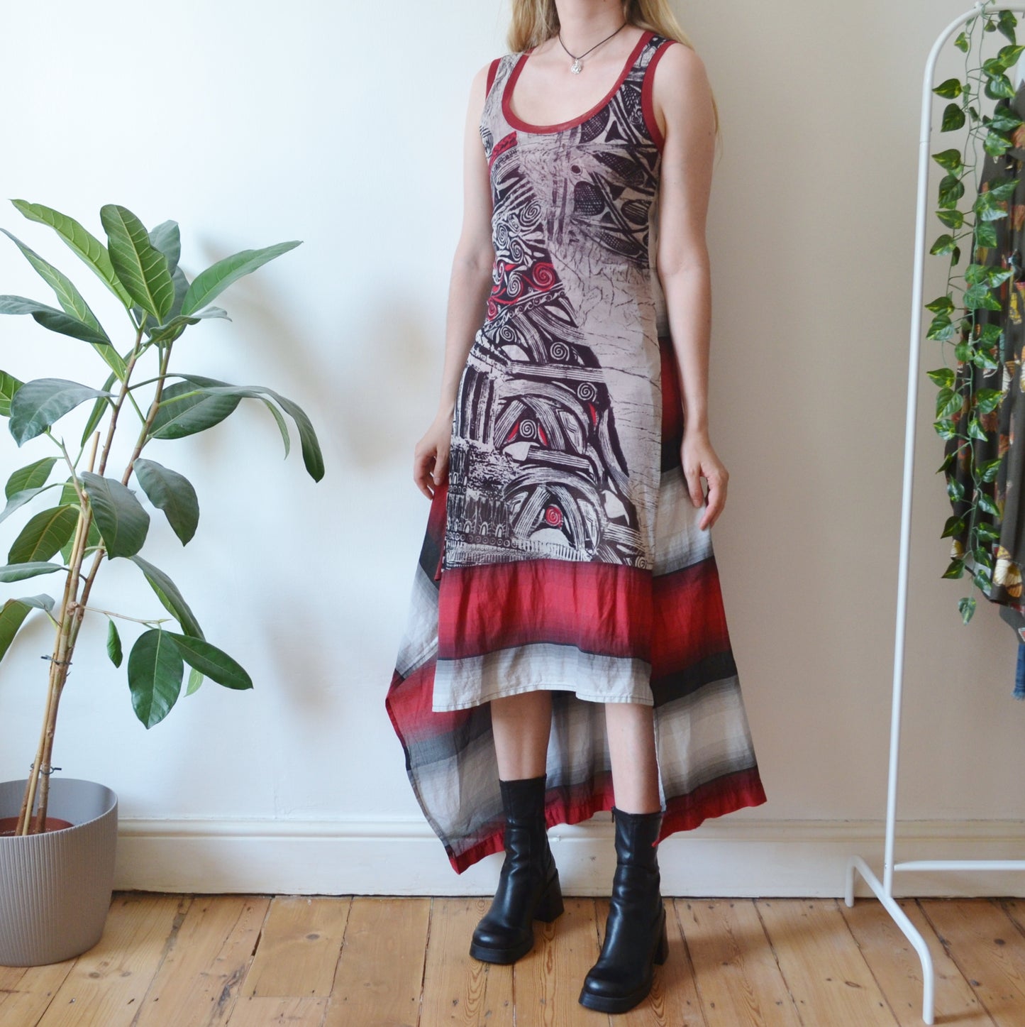 Save The Queen Dress L